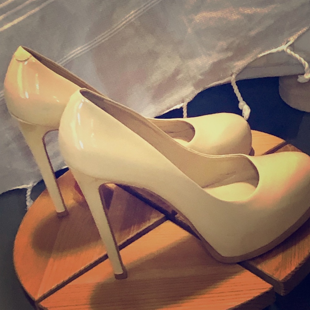Kelsi by Kelsi Dagger Nude Patent Pumps